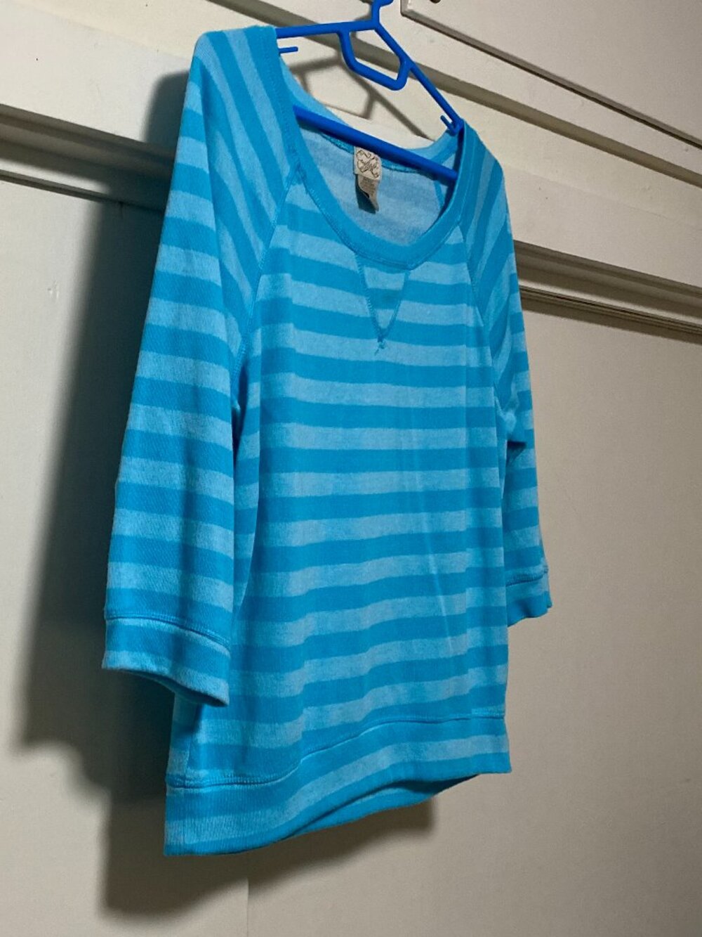 SOFT, WARM & COZY!! Eyelash Couture, turquoise striped top, size L